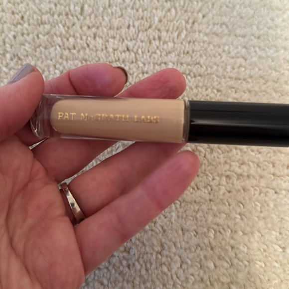 New in box concealer - Picture 3 of 3
